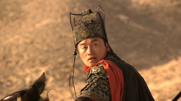 有人片场玩手机,有人一部剧演18人