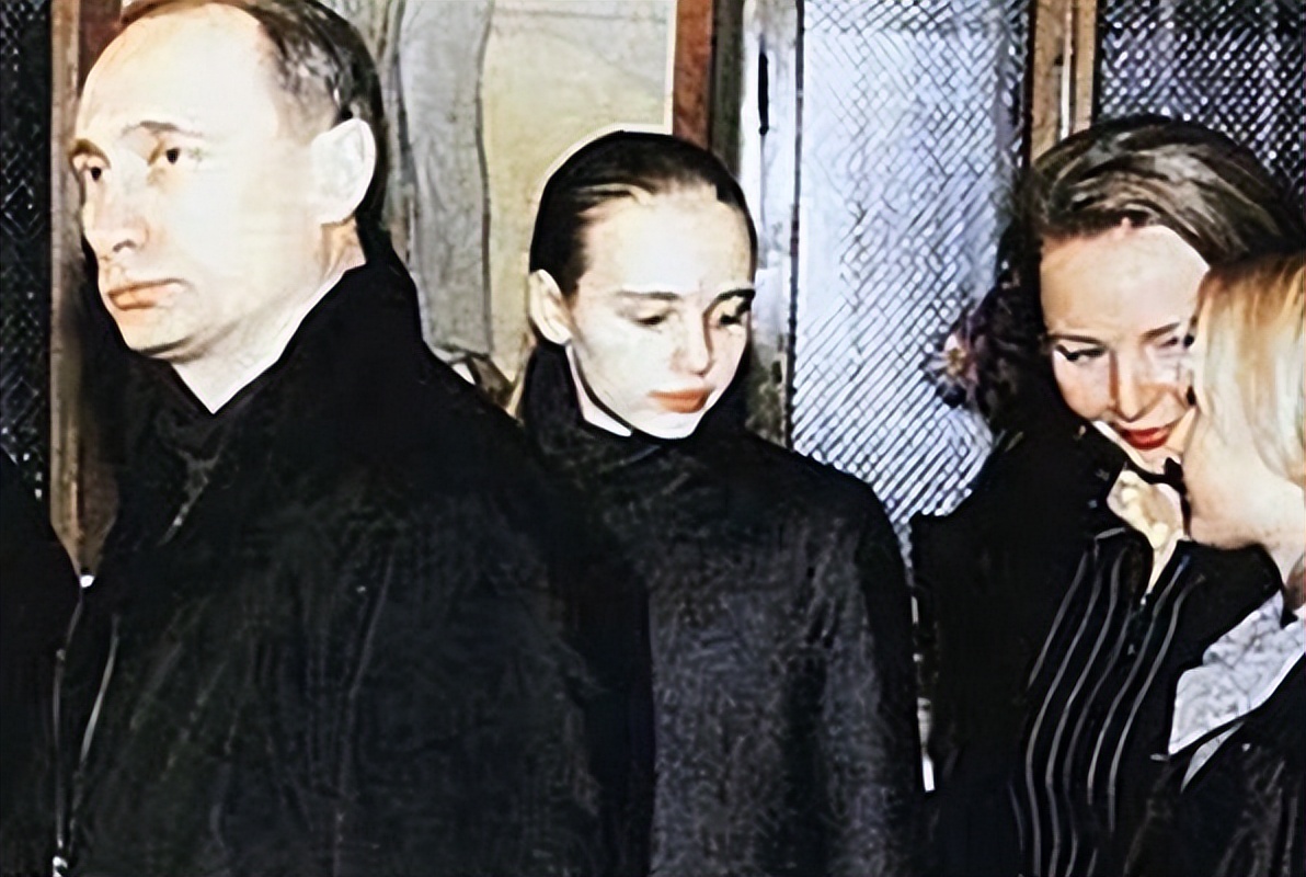普京对家人的态度：亏欠老婆是一生的遗憾，坚定表示女儿不会从政