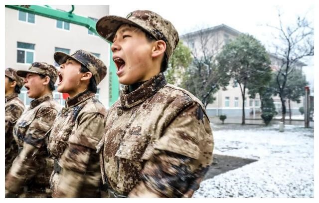 “00”后女狙击枪王沈梦可：18岁入伍，高颜值兼具一身正气