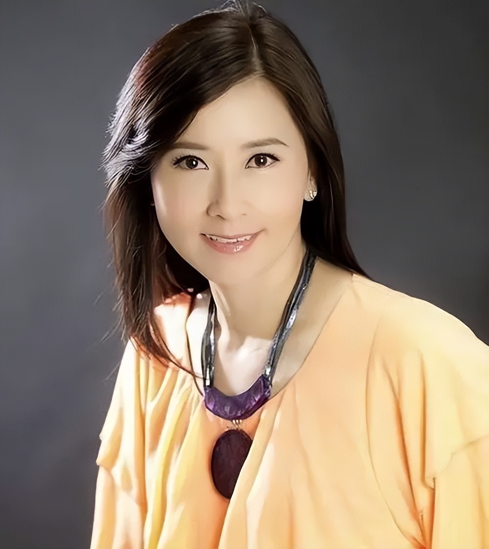 祝文君举行送别仪式！众星送花圈悼念，隐瞒病情两年独自在家吐血