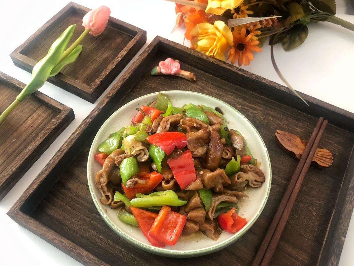 尖椒肥肠怎么做最好吃（分享尖椒肥肠家庭版做法）