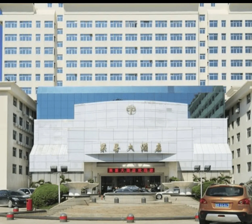 中国第一位亿万富翁李晓华简历(中国第一位亿万富翁是谁？他是哪里人？)