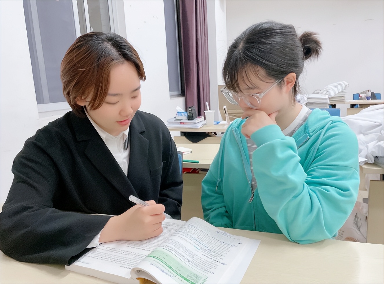 国内高校金字塔分八等，前三等都是学霸，能考上第四等已经很厉害