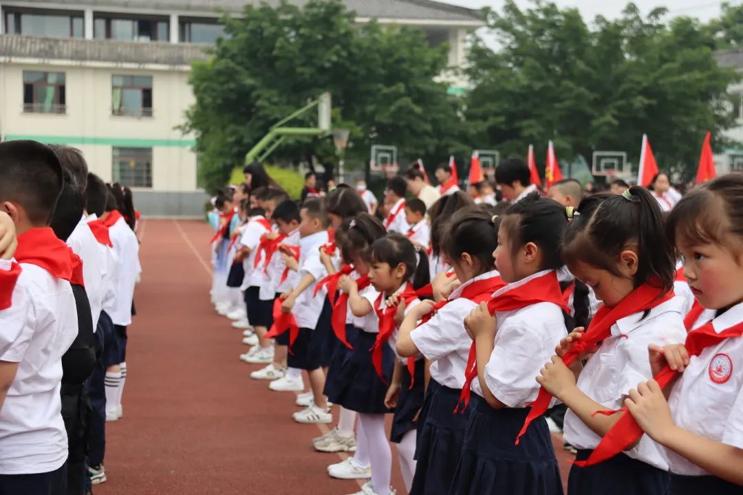 大林小学隆重举行“乘梦想之帆 为祖国起航”庆“六一”主题活动