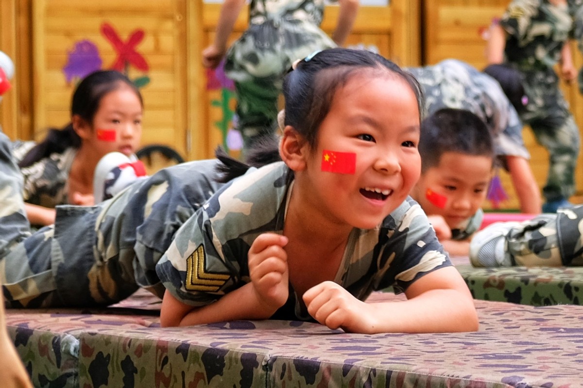 阳光小兵展英姿 童心共筑强国梦——南京市力联阳光幼儿园开展第三届“国防爱国主题教育”汇报活动