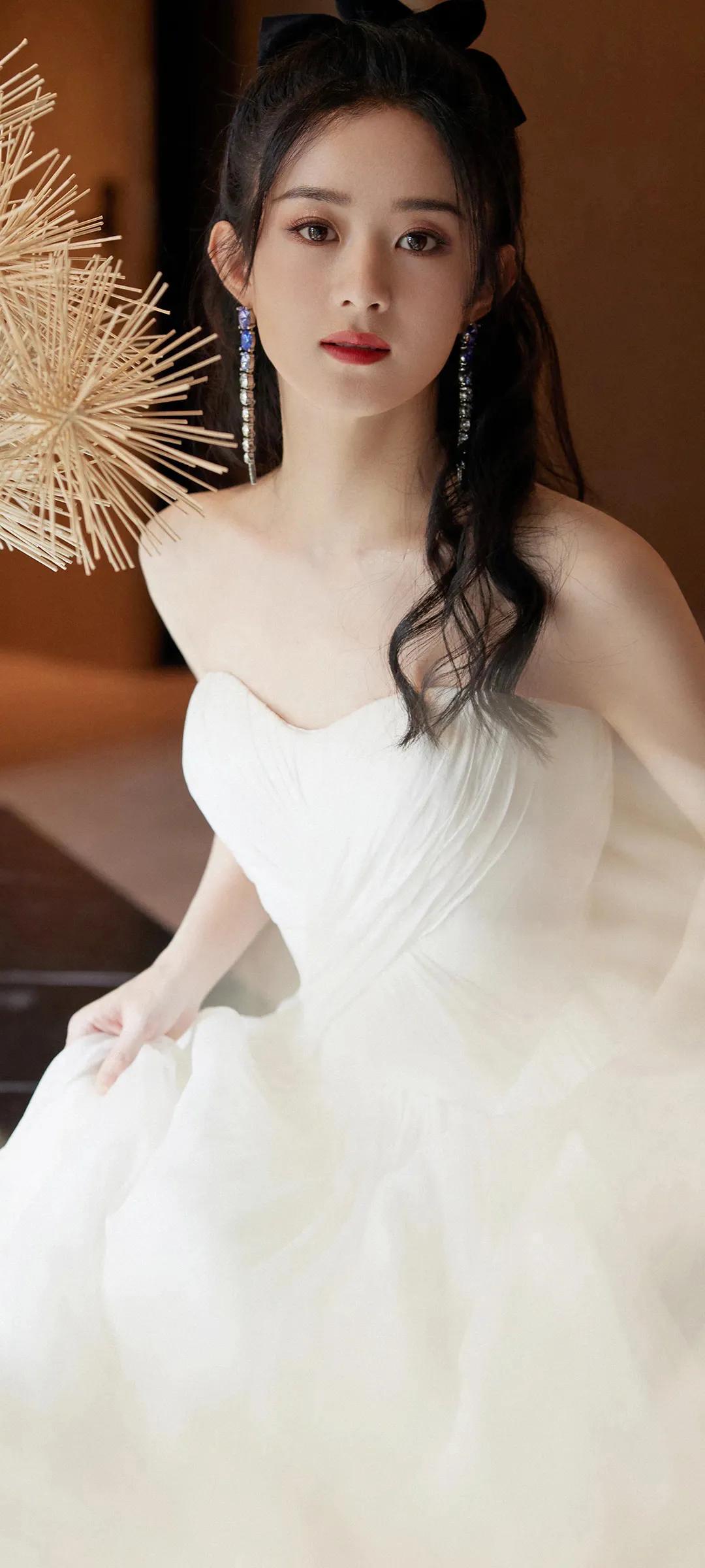 明星赵丽颖系列壁纸｜你所看到的惊艳，都曾被平庸所历练