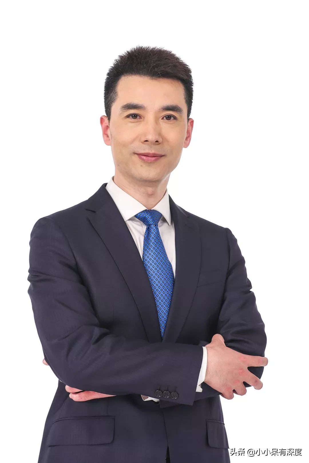 央视国脸郭志坚近况，他隐藏多年的妻子曝光，儿子也是一位帅小伙