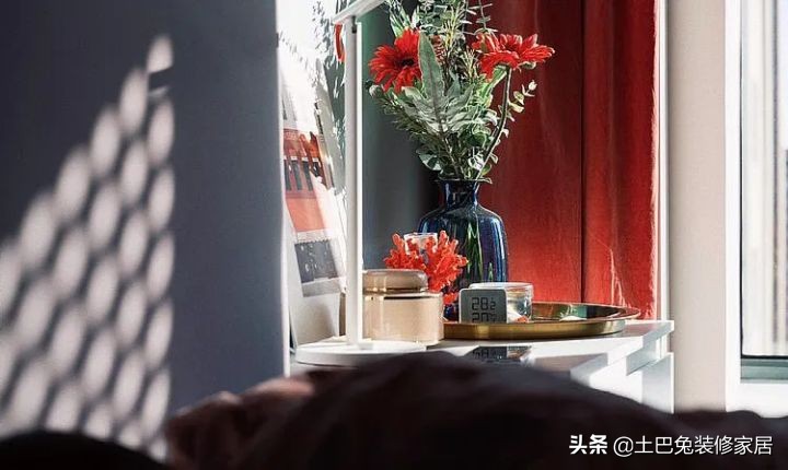 小两口爆改65m²小两房，内嵌冰箱、整墙储物、大落地窗，强！大