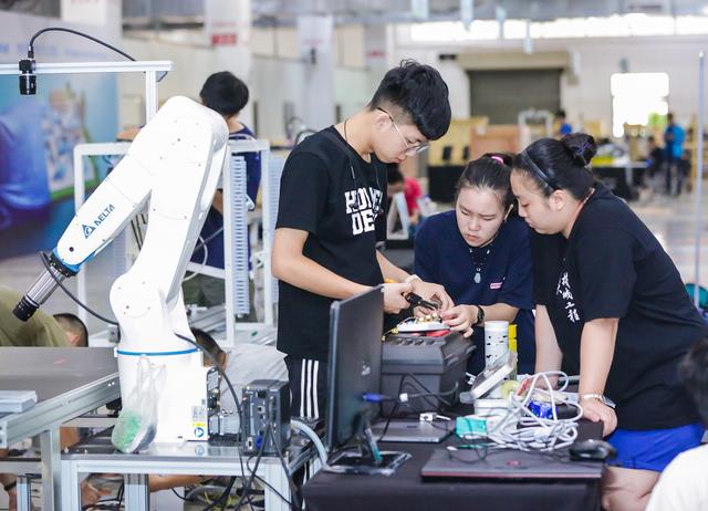 上职高不丢人，职高也能考大学！教育部：推动职业教育高质量发展