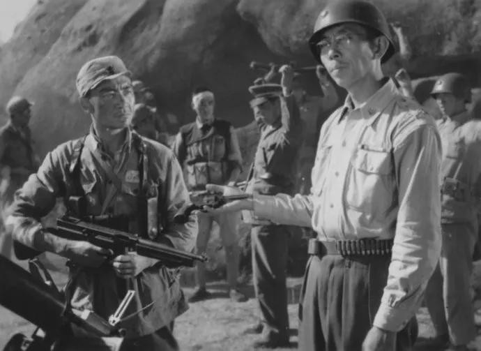 有关各部解放战争时期的电影服装点评