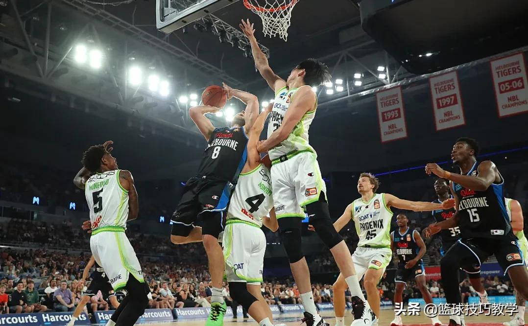 nbl的有哪些球员去nba(湖人完成三方交易！涉及5人！王哲林签约权再次被送走了)