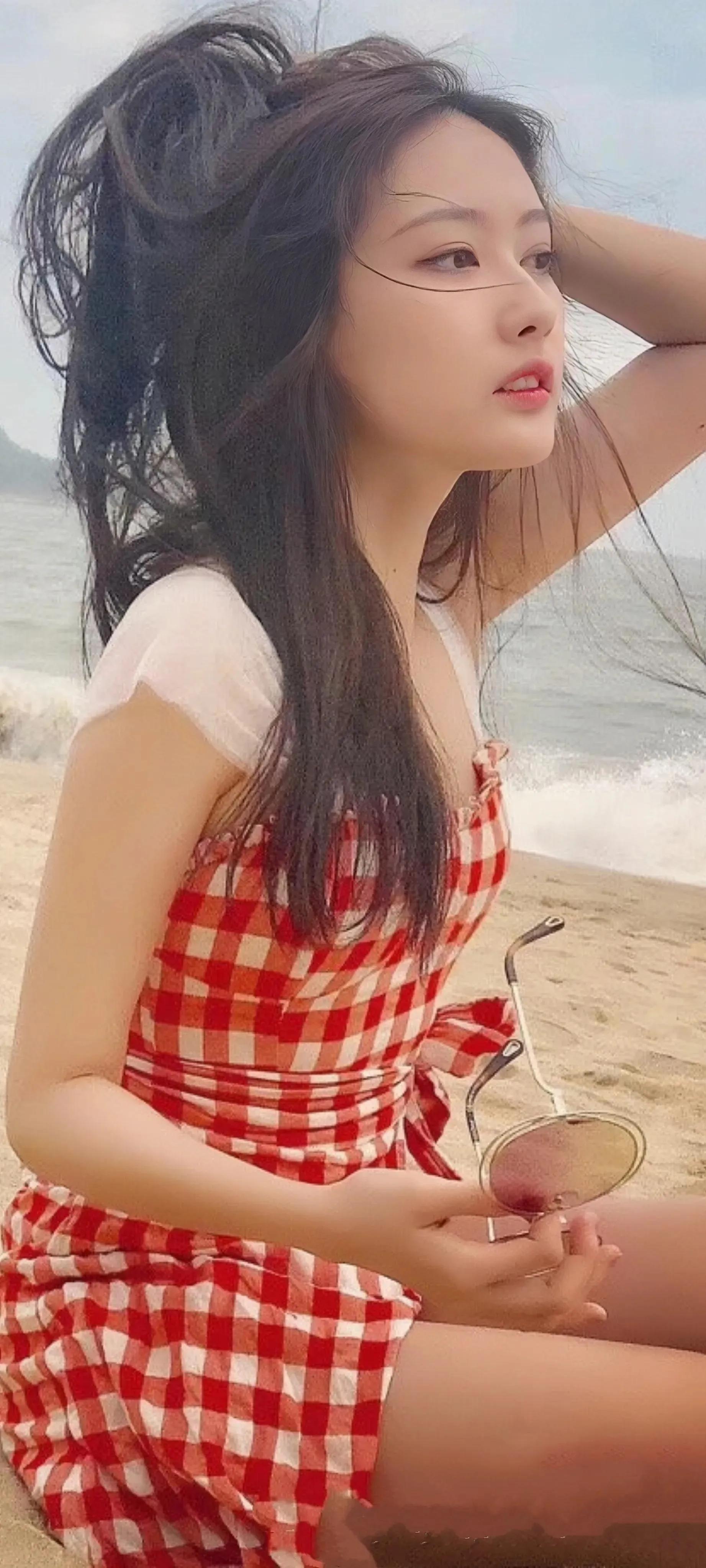 端庄美丽的张子璇