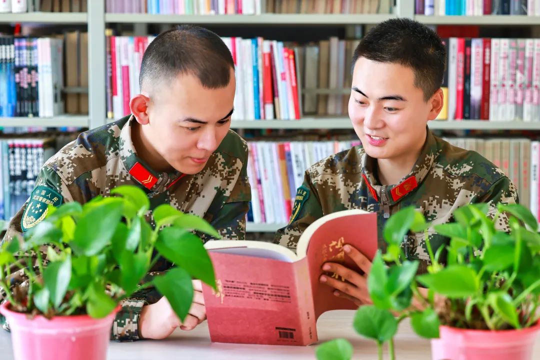 �侯<a href=http://www.cngansu.cn/news/ target=_blank class=infotextkey>����</a>�ܶӣ���������� ���飬ʹ�˽���