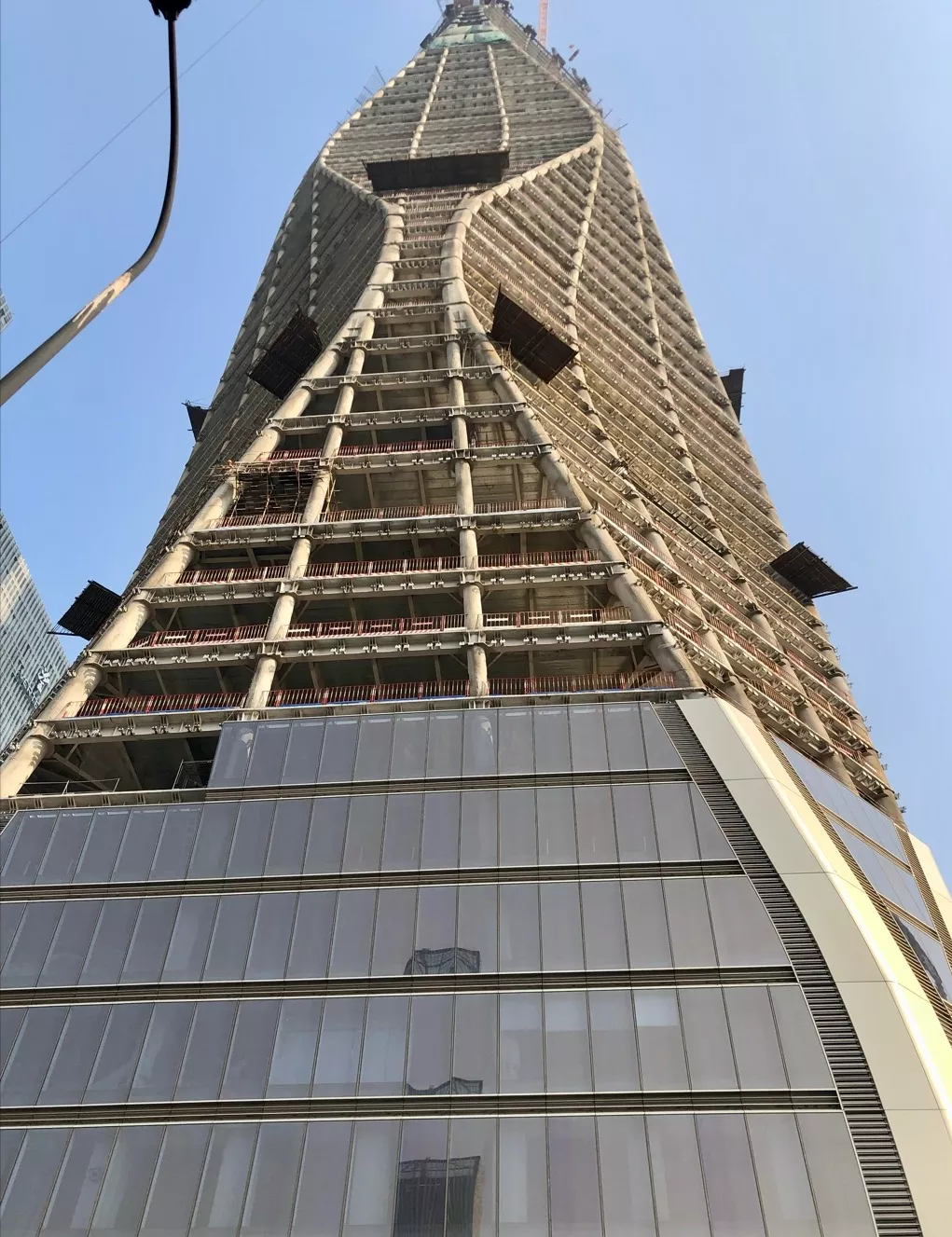 杭州望朝中心核心筒封顶,建筑犹如“火焰与水纹波”