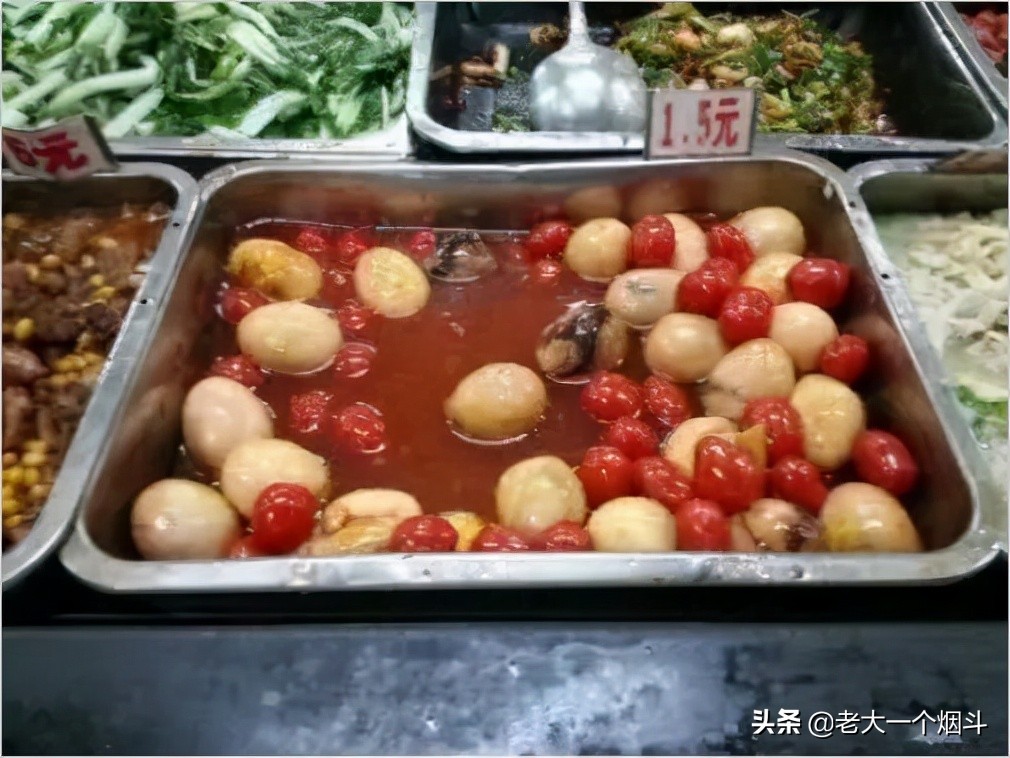 那些爆红网络的大学食堂的奇葩菜，这些黑暗料理能吃么？
