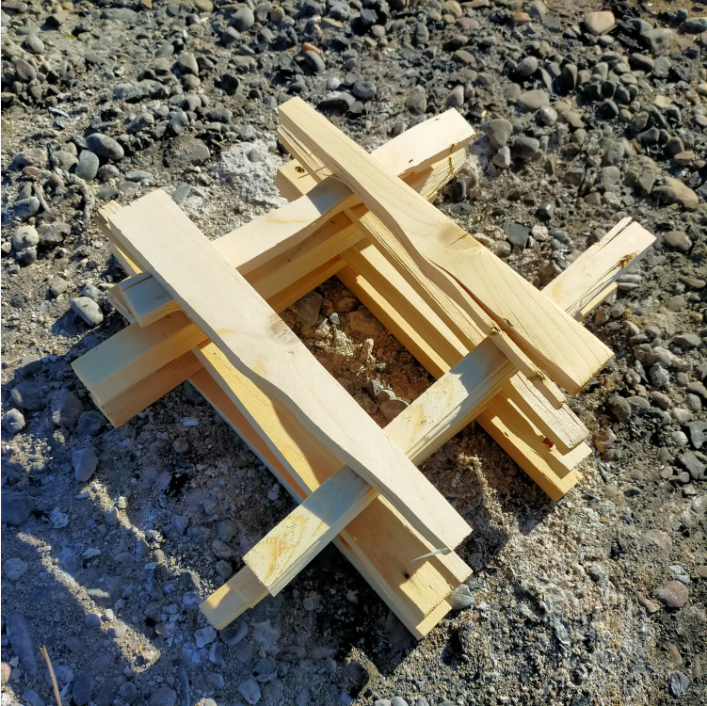 野营技能！生火时不使用助燃剂，只要纸板箱，享受冬天篝火的温暖
