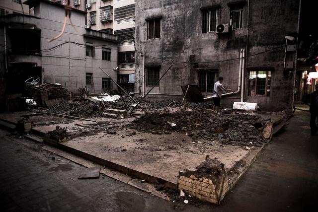 明明楼上没有人，却经常听到弹珠声？为什么会这样？