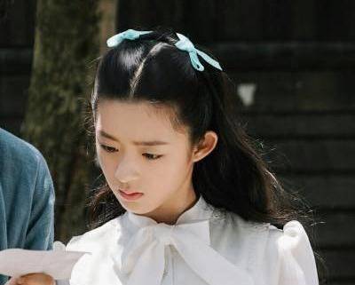 00后童星长大面临尴尬，有人资源逆天，有人高颜值无人捧，意难平