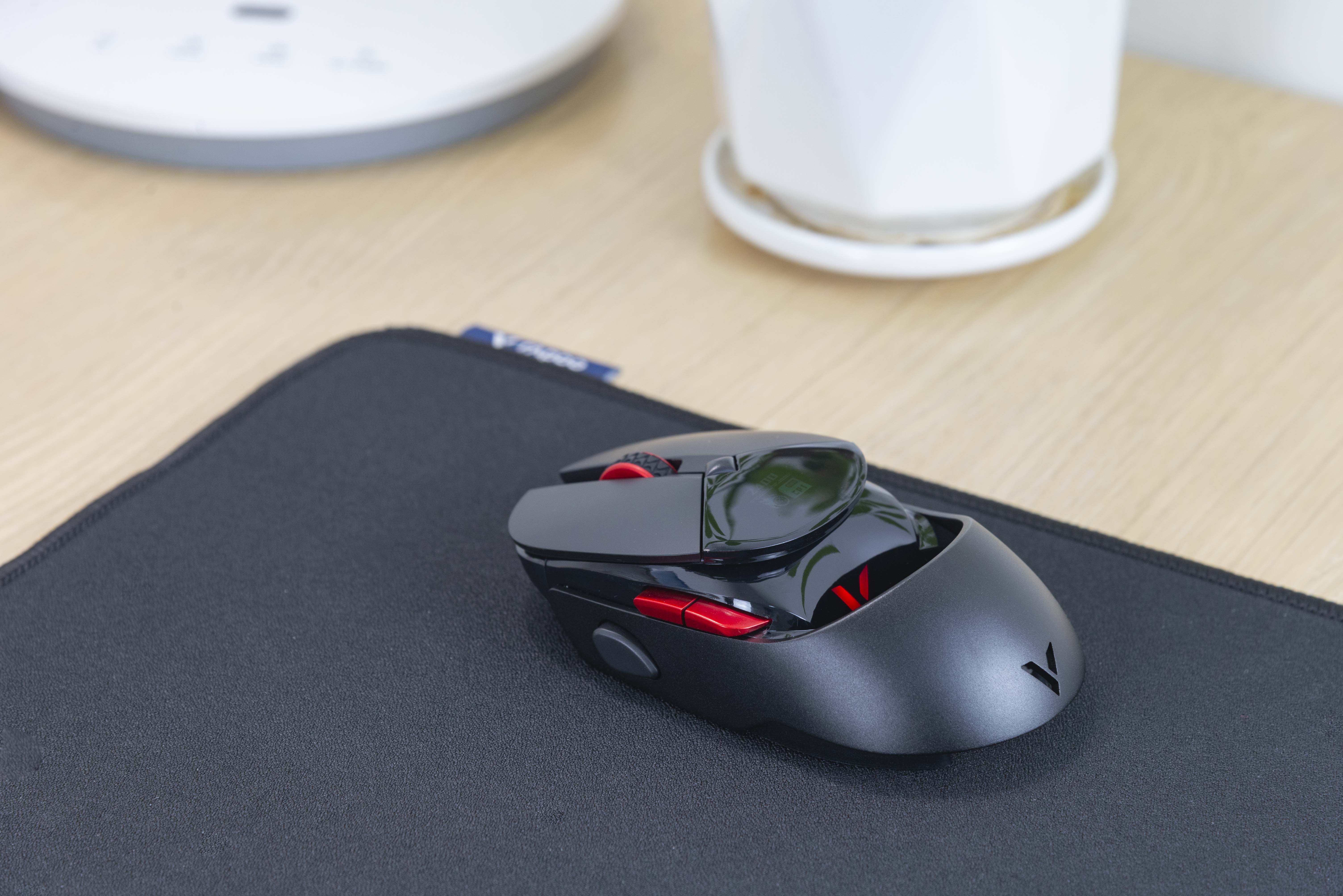 雷柏VT960S无线游戏鼠标：手感真的很爽，这次我冲了