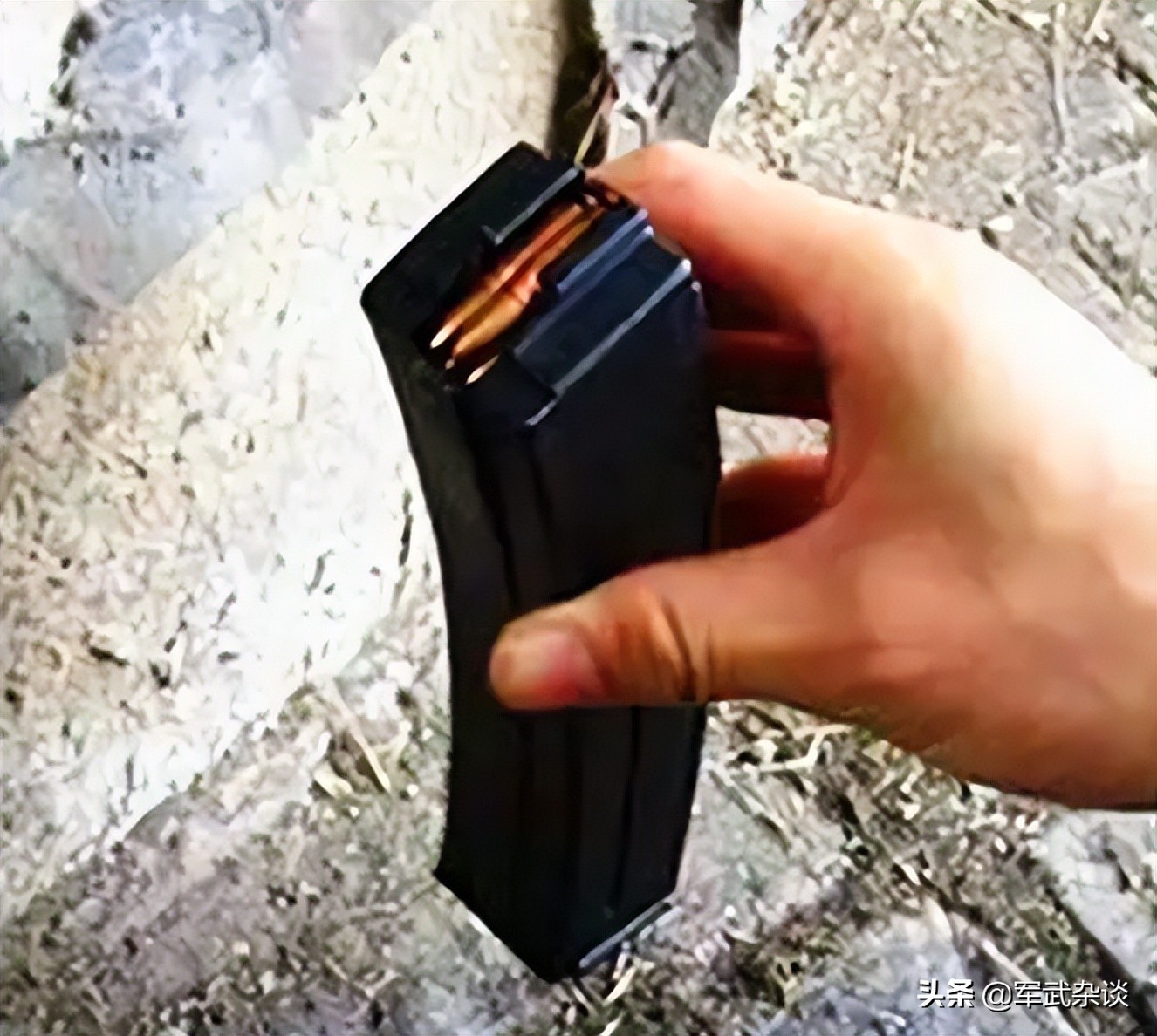 再见了，5.8手枪弹，171型冲锋枪用9毫米弹，威力并不比05微冲弱