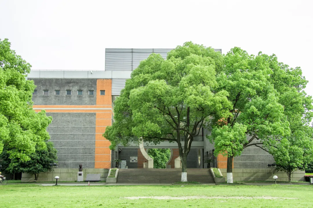 特级教师王栋生：学校、校长、教师安静下来，才是教育最该有的样子