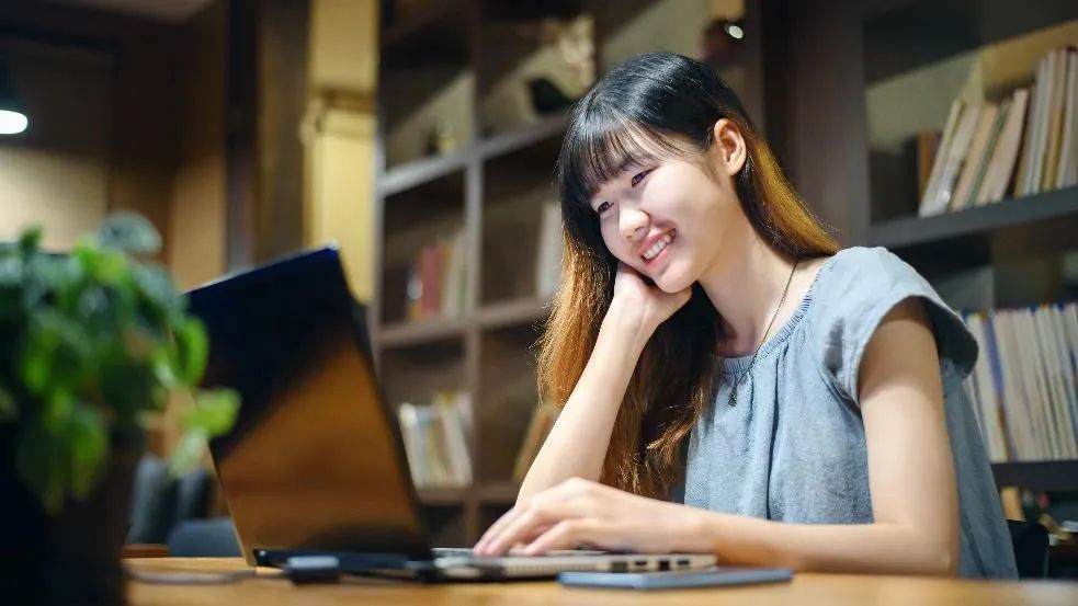 玫琳凯：不用去“卷”，做你自己