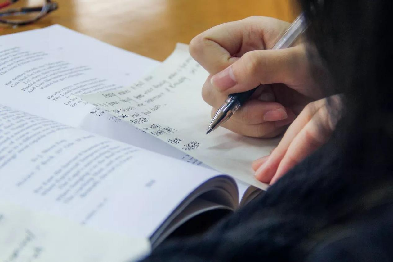 考研人的二轮冲击：复试“分数线”涨幅追赶国家线，卷上加卷？