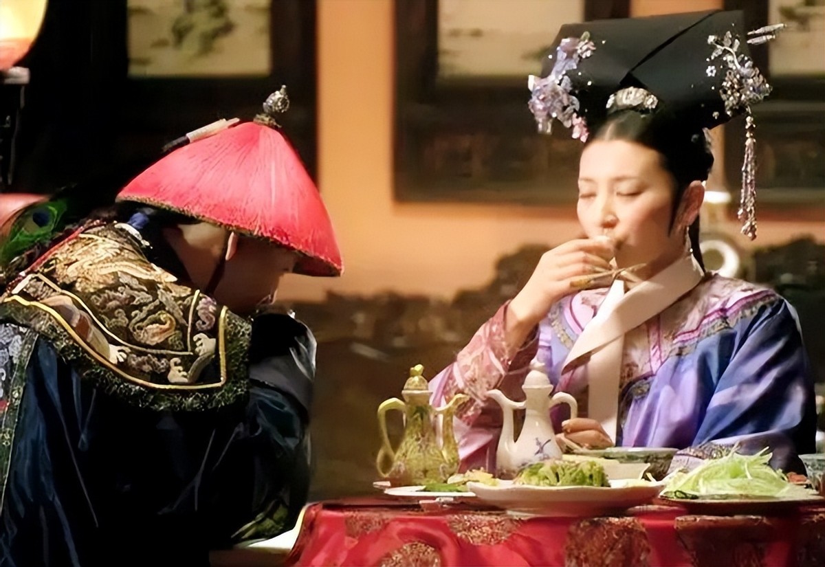 甄嬛传：终于明白，为啥沈眉庄温实初风雨夜晚，太后明知却没去管