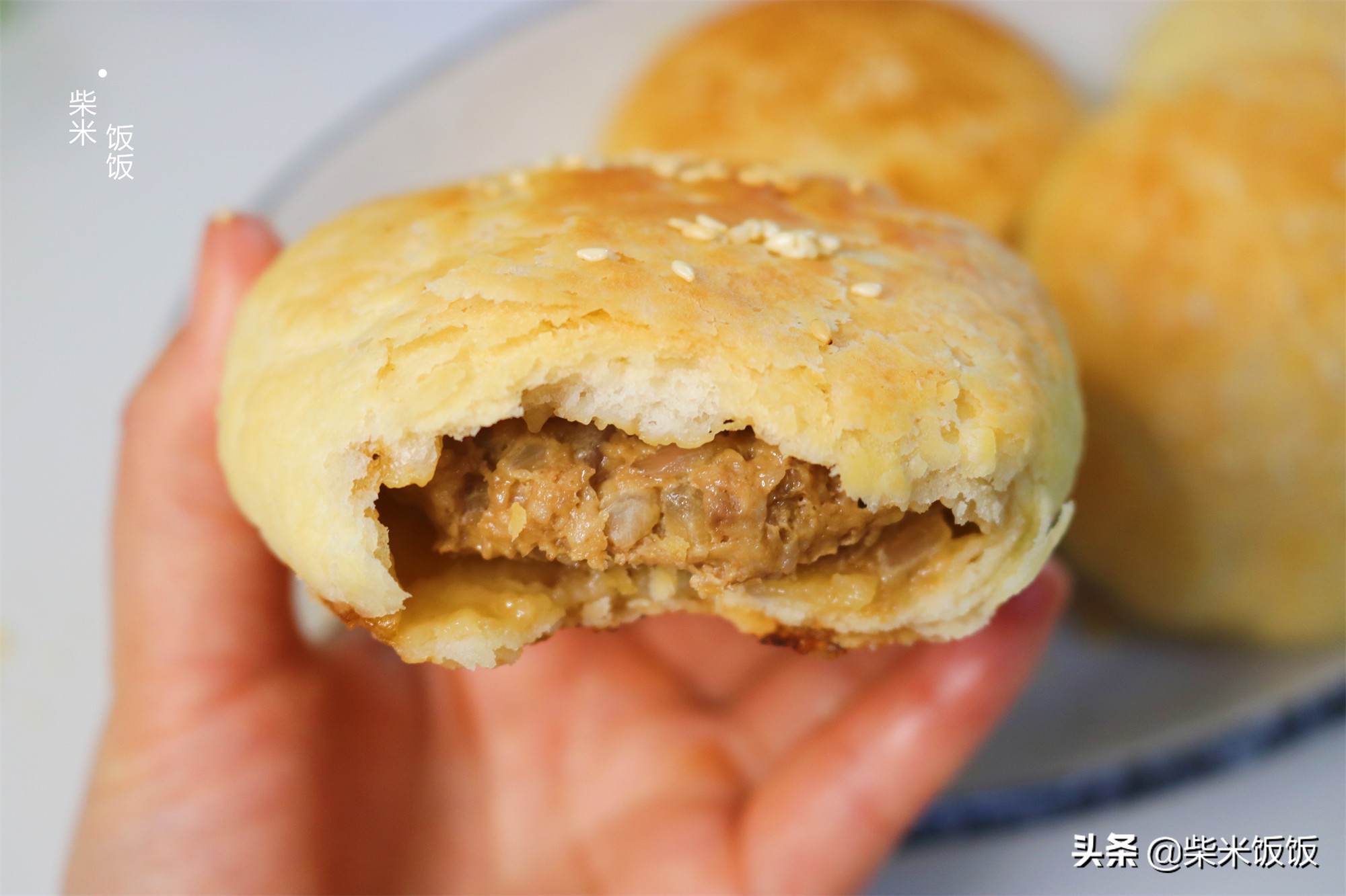 烧饼怎么做（手把手教你外酥里软又多汁的烧饼）