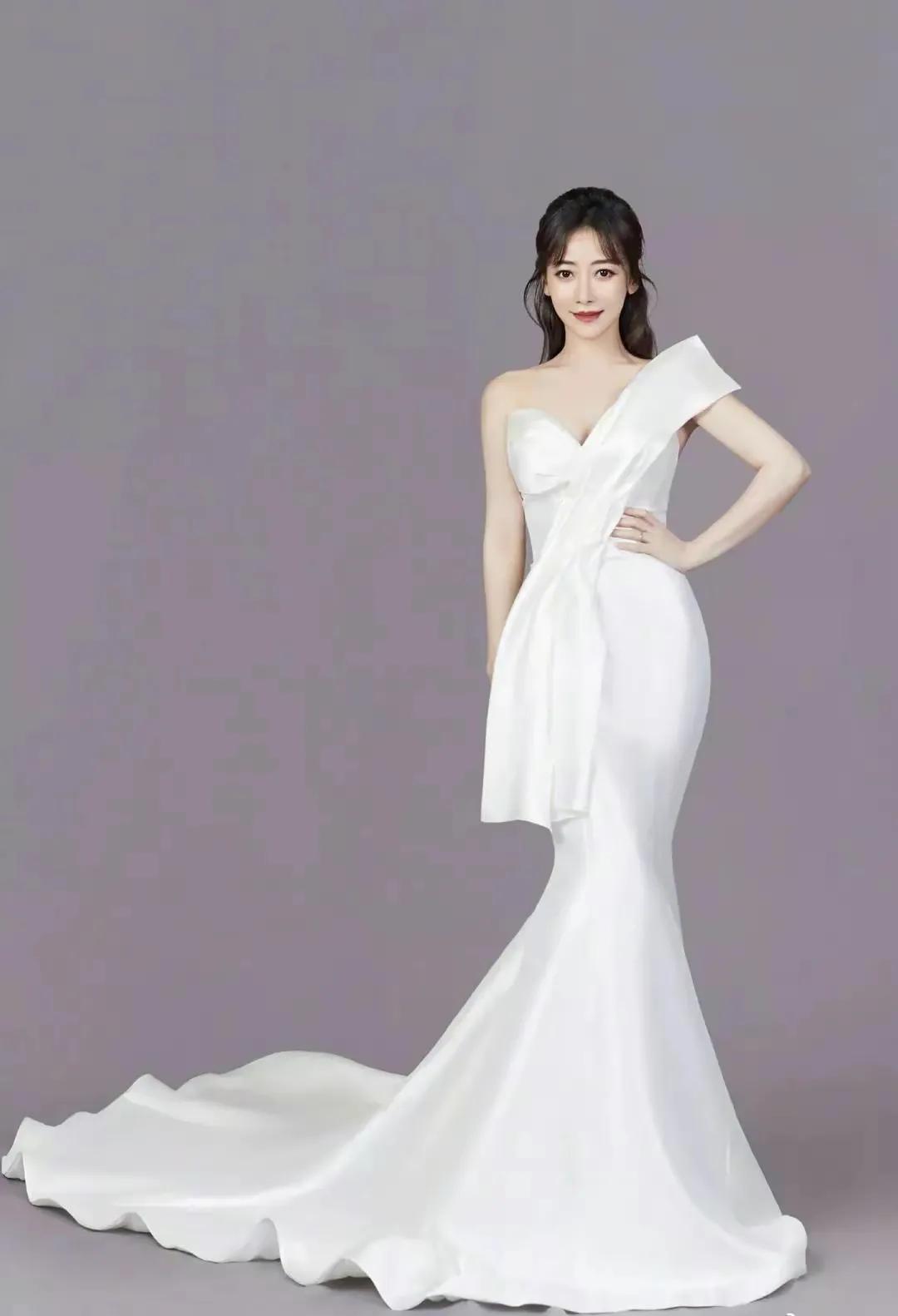 陈紫函：气质独特，优雅大方，温婉美丽