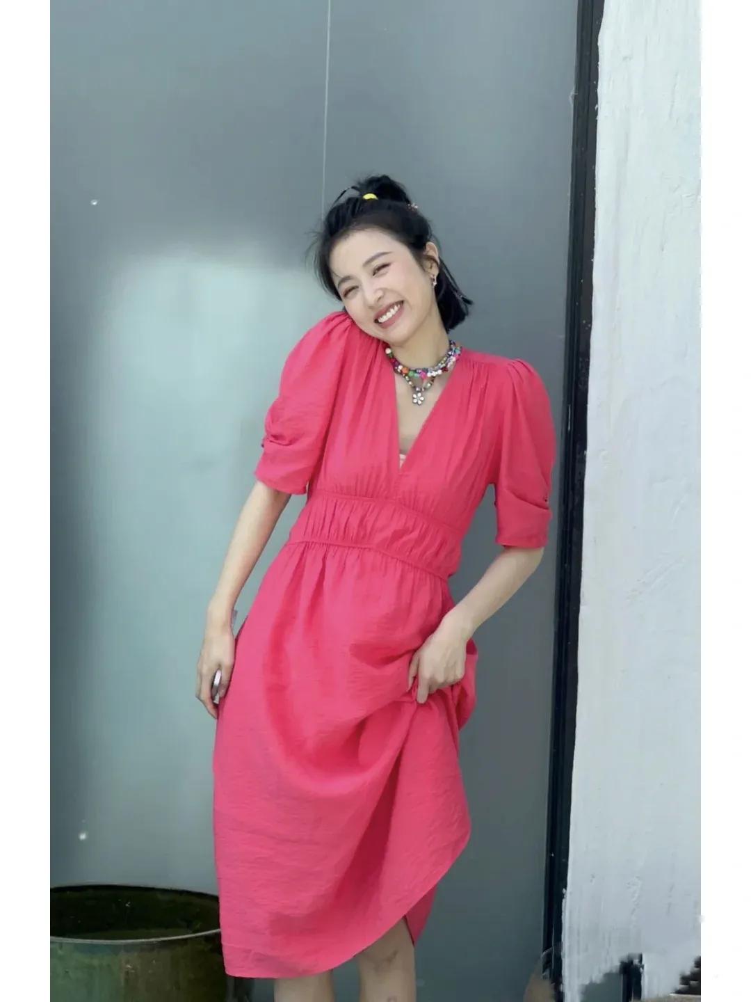 周雨彤穿搭来啦