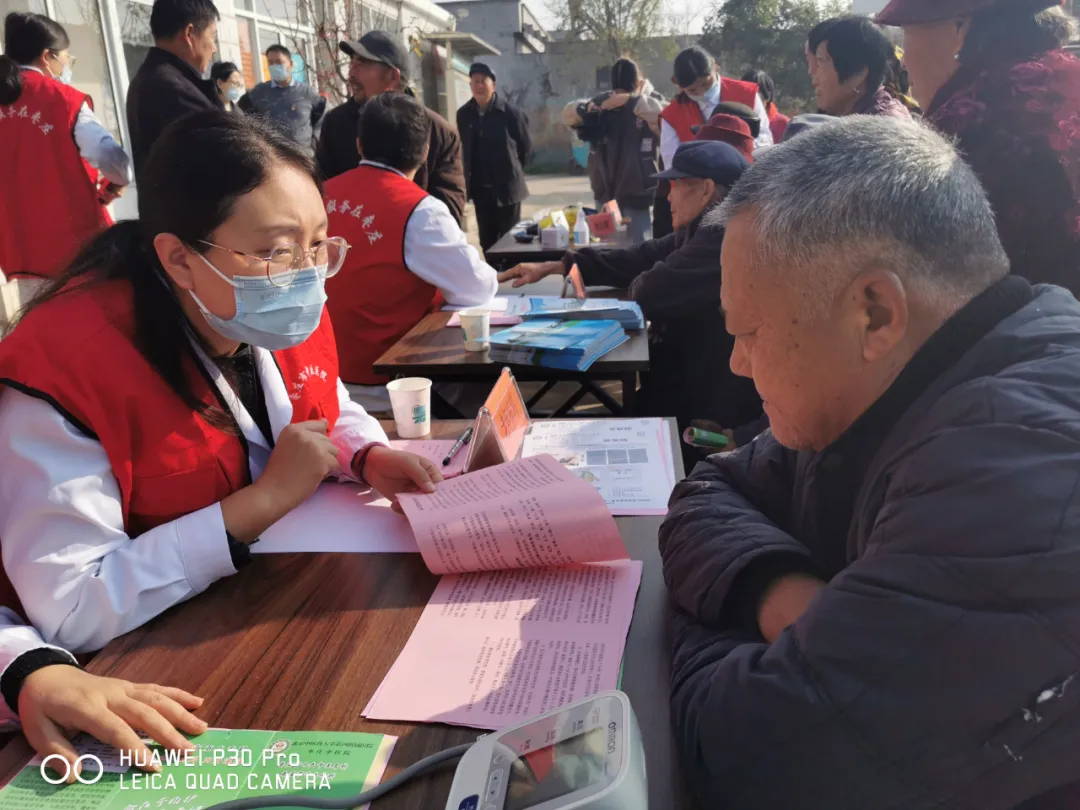 我为群众办实事 | 健康义诊进村庄