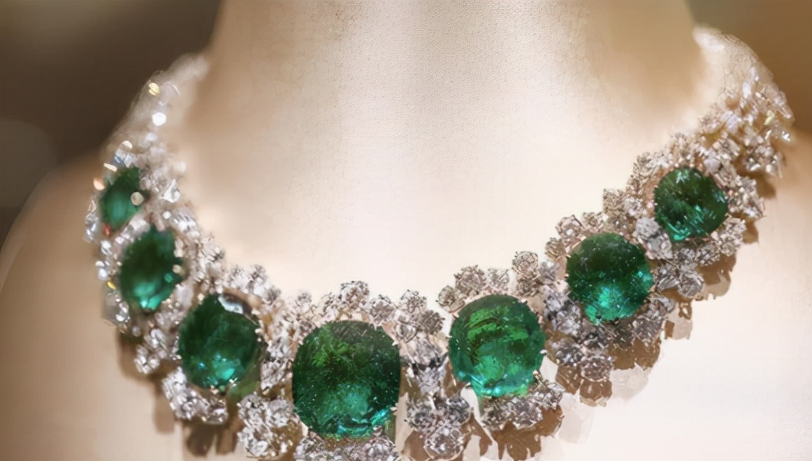 印度最受宠王妃：带8子二婚嫁王子，地毯镶2500颗钻石150万颗珍珠