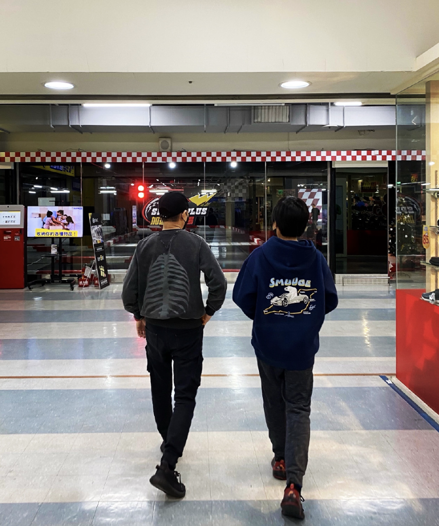 林志颖晒与儿子同框照，12岁Kimi身高赶上爸爸，父子同框像兄弟