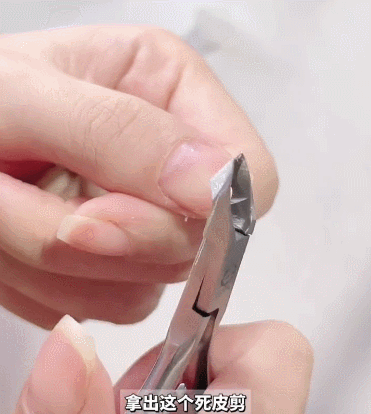 谁能拒绝在夏天做美甲呢？方便又平价的夏日美甲攻略快收好