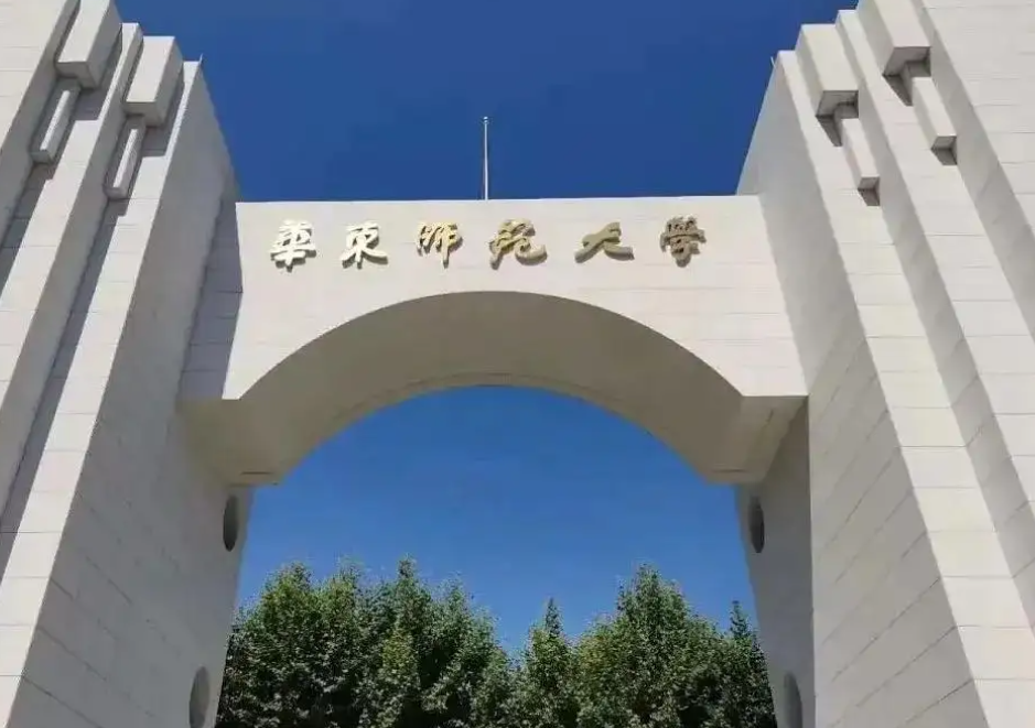 上海某高校老师撞脸“靳东”，颜值与才华并存，他的课学生从不逃