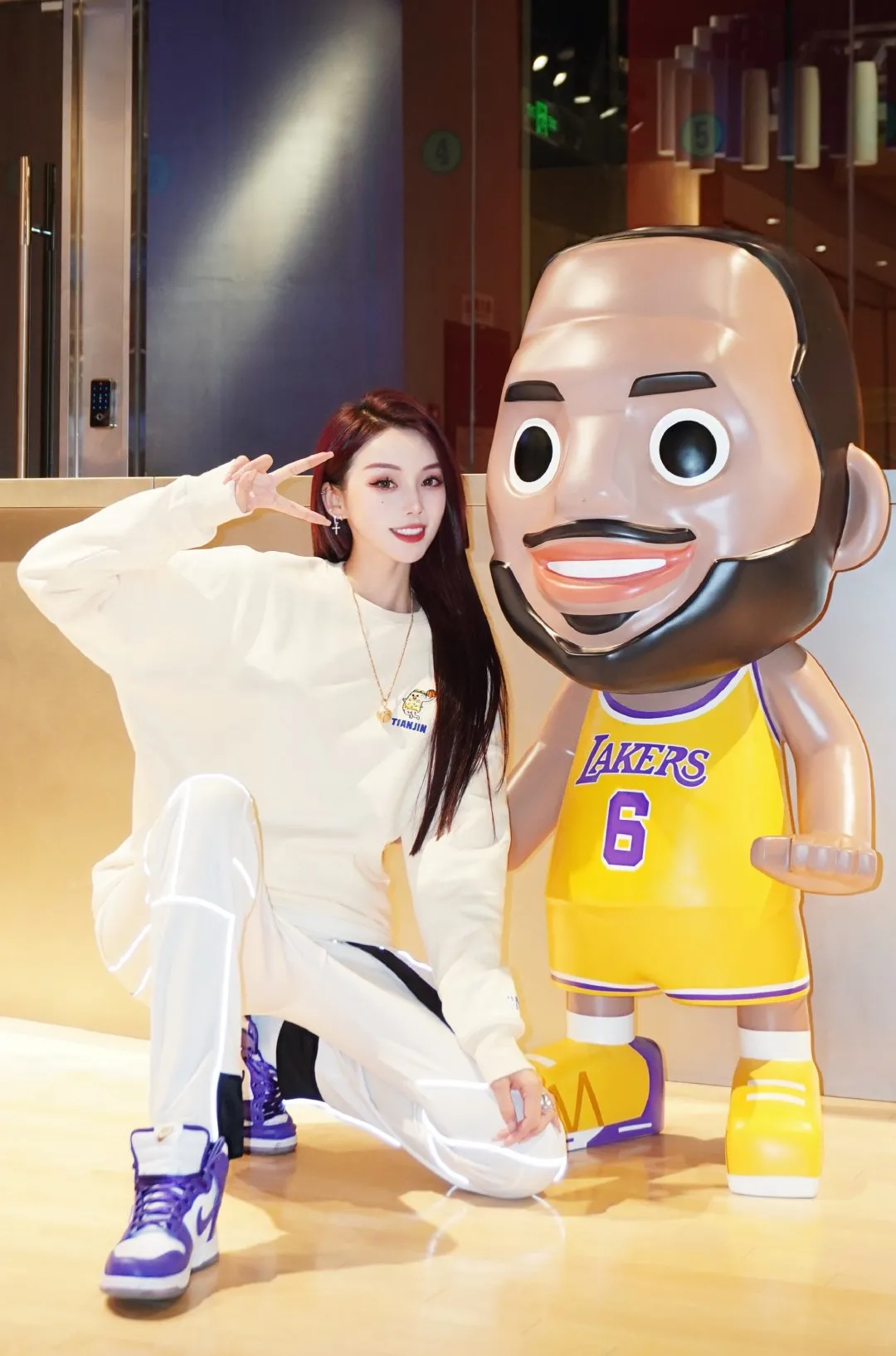 nba球鞋控有哪些(NBA女神第二弹！女主播小太阳来了！她还上过非诚勿扰)