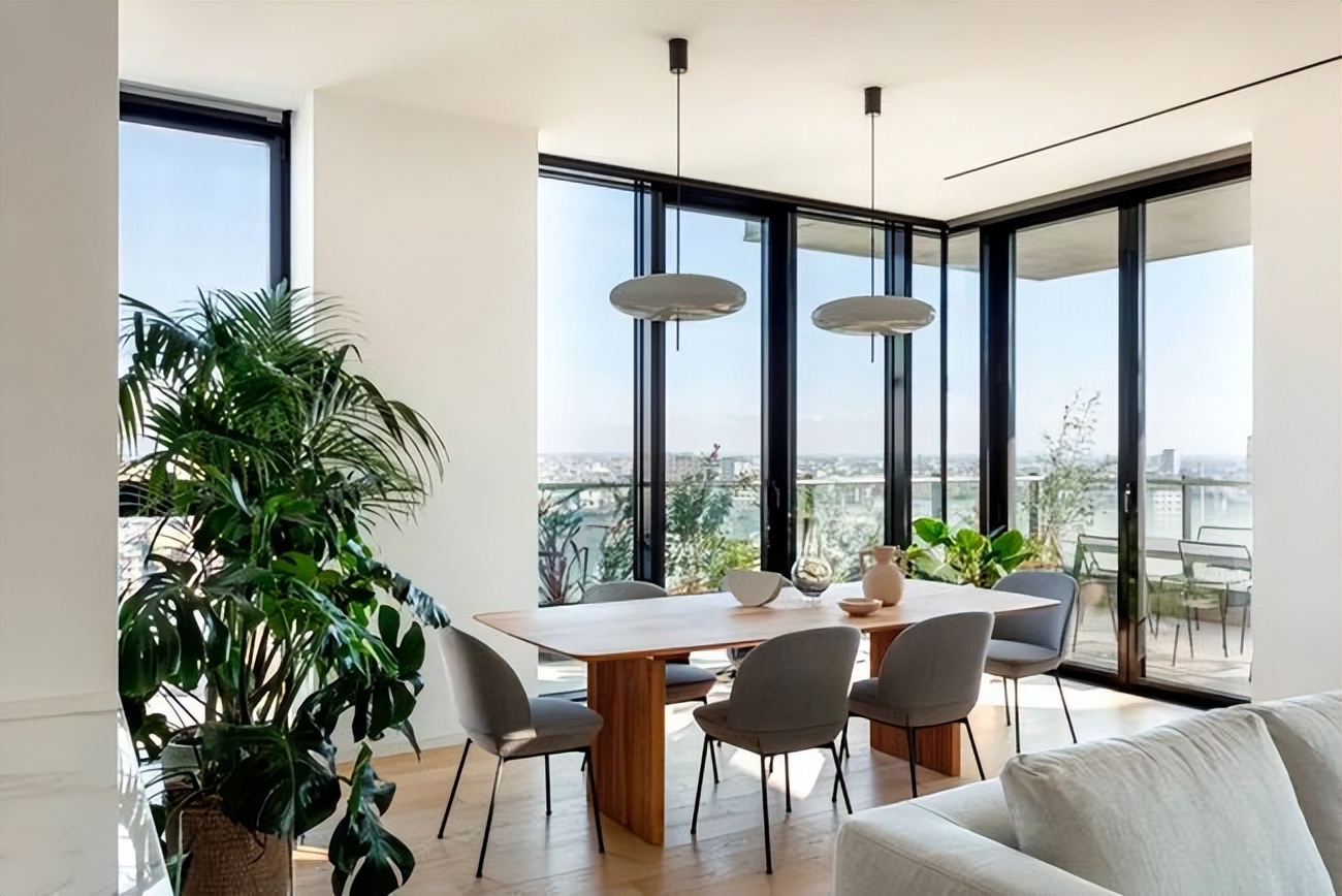 阳台大型落地窗