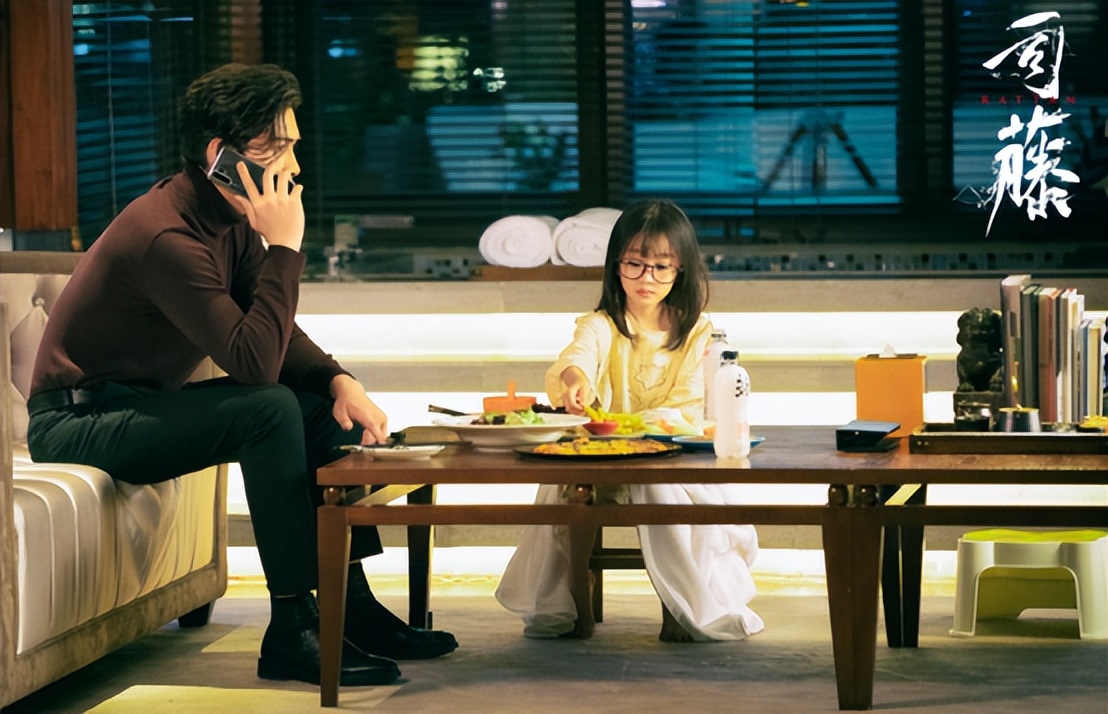 又一位10后天才迷你花横空出世，影视圈的未来就看她们了？