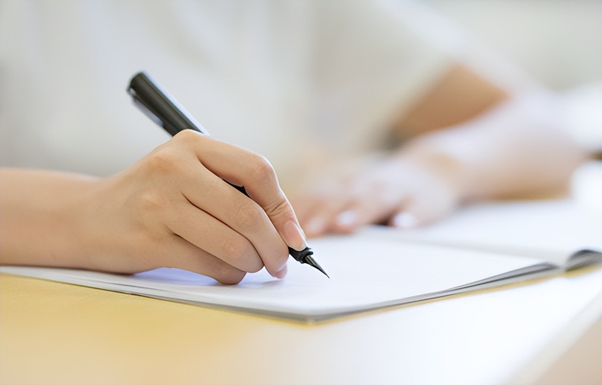 7年前43岁母亲不顾众人反对，强行将子宫移植给女儿，后来怎样了