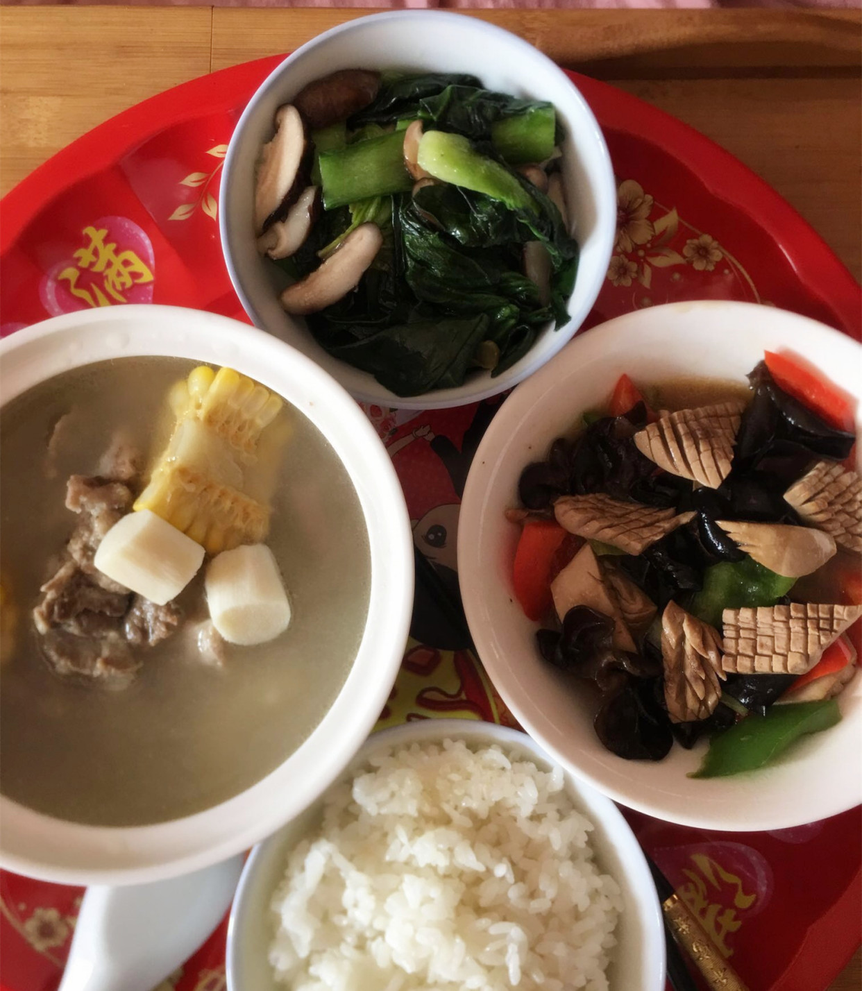 牛奶炖香菇(牛奶炖香菇对鼻炎真的有用吗)