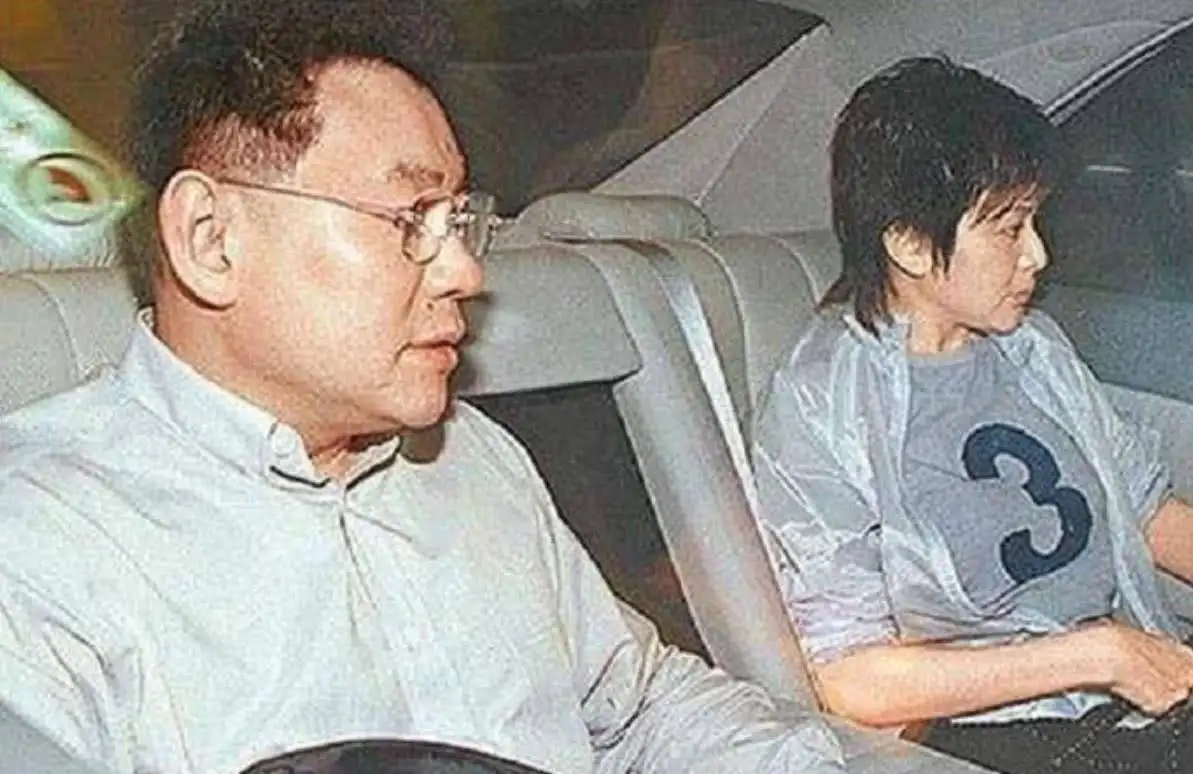 港片5大绝色美女近况悬殊,有人打碟,有人写书,有人成亿万富婆