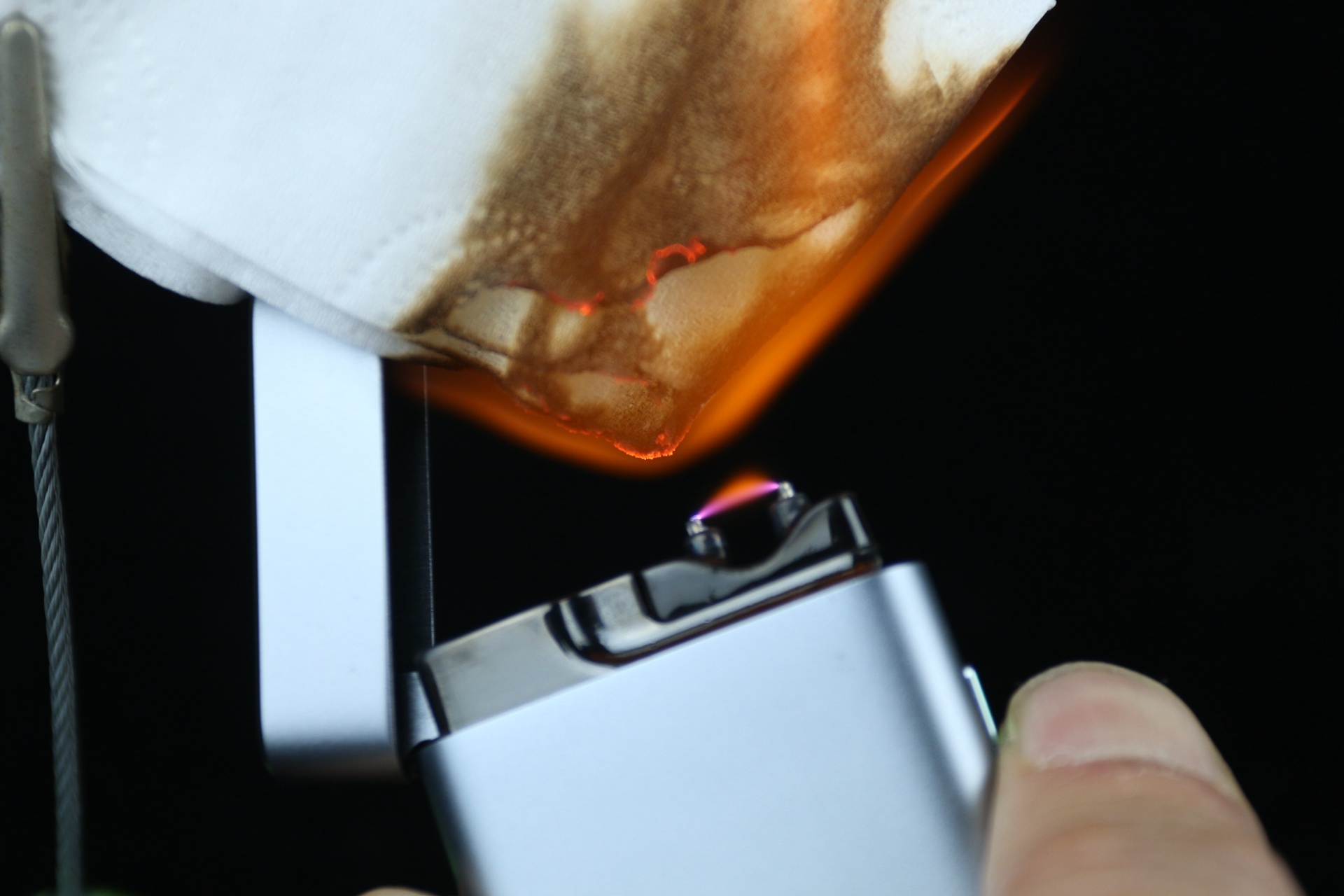 油价再高也不怕，纯电动黑科技 极蜂等离子电弧打火机上手实测