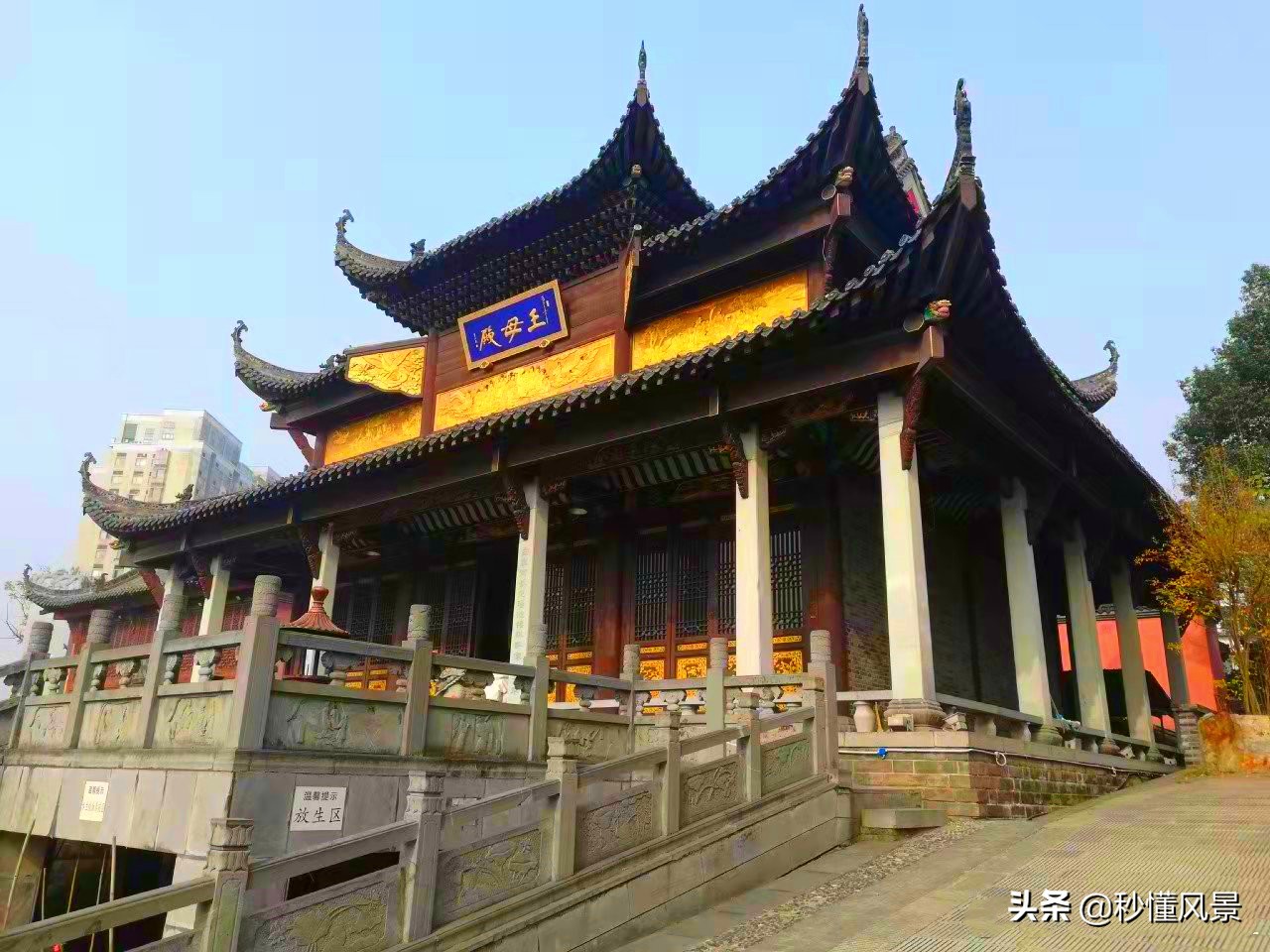 武汉完整的古建筑群，以三绝闻名于世，被誉为“江南一大福地”