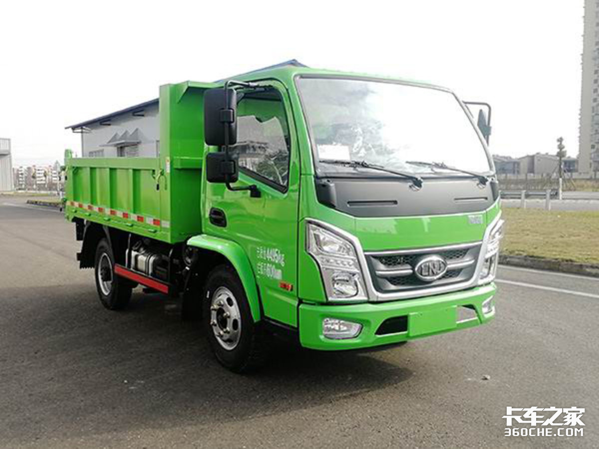 蓝牌自卸车再“上新”，后双胎秒变单胎，到底可行吗？