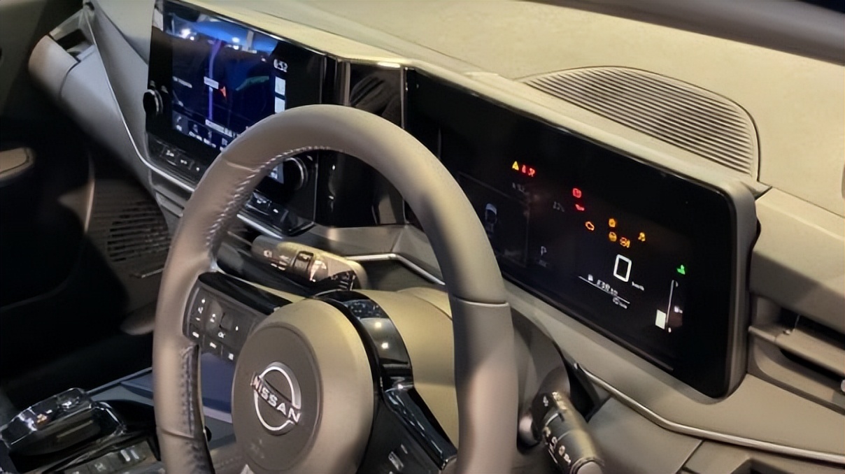 日产全新一代家用车，全系混动系统，对标飞度Polo，光颜色就8种