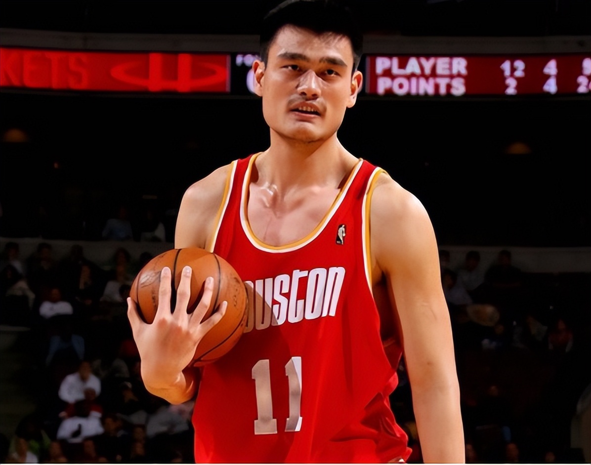 姚明nba工资为什么要给(20年前的今天成为状元！姚明NBA工资多少，拿到什么荣誉和数据)