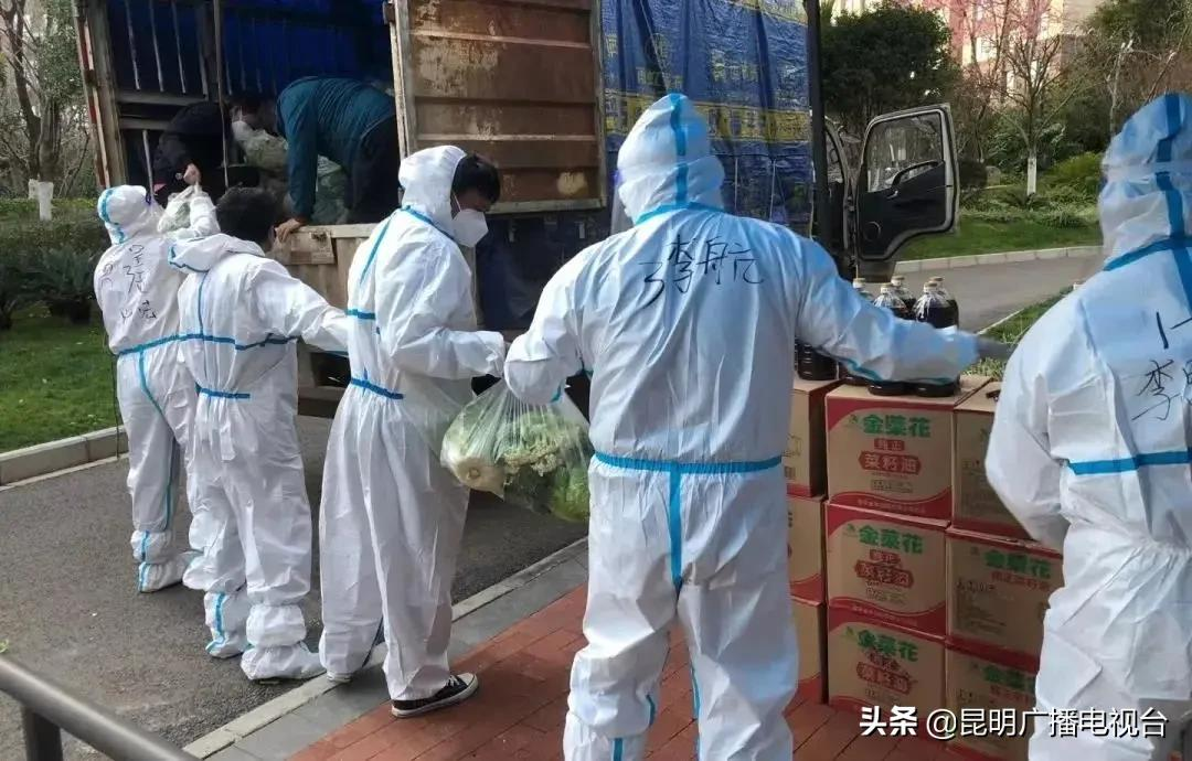 昆明蓝光天娇城流出这些偷拍照让人心疼