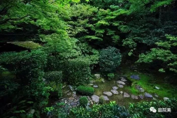 花园里的小空间，不妨打造成禅意景观，让它满足你的所有花园幻想
