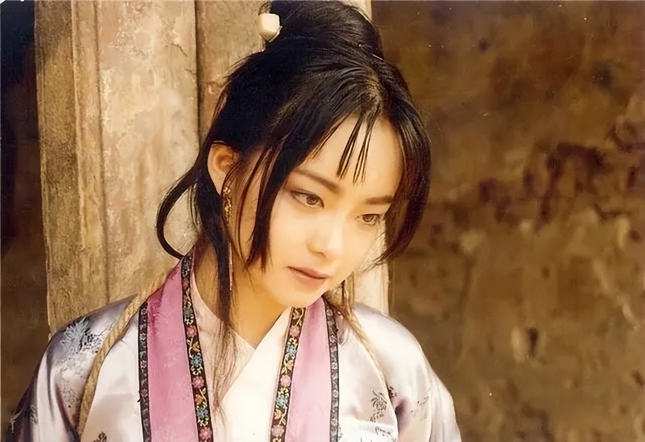 《白眉大侠》27年，10位演员境况差别巨大，男4号已成一线明星